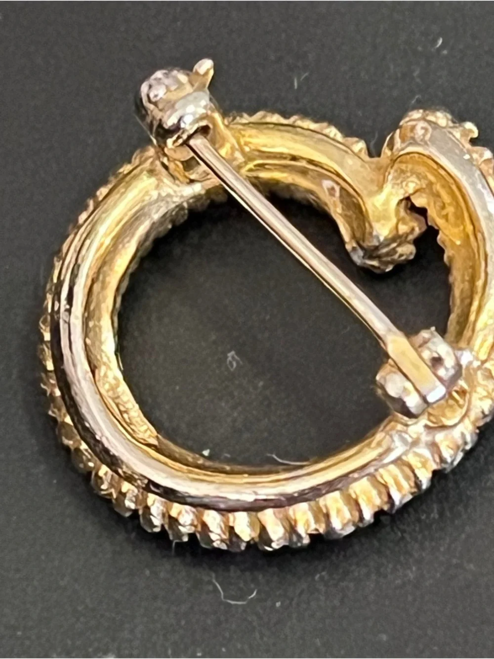 Gold Pearl Circle Brooch Classic Women's Jewelry